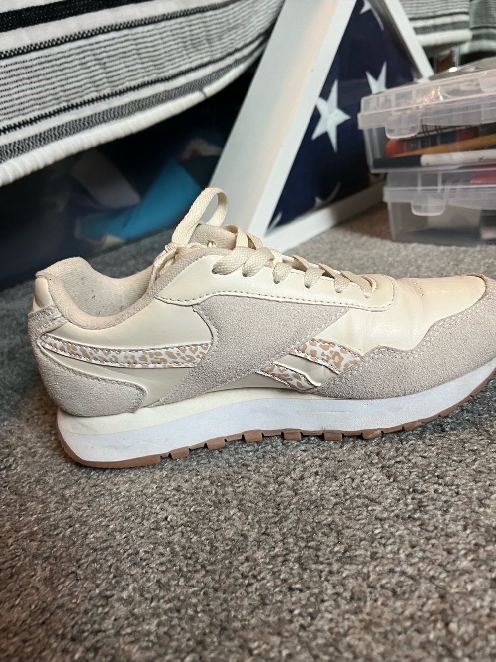 Reebok Women’s Cream & Beige Leather Sneakers with Subtle Leopard Accent - Picture 5 of 7